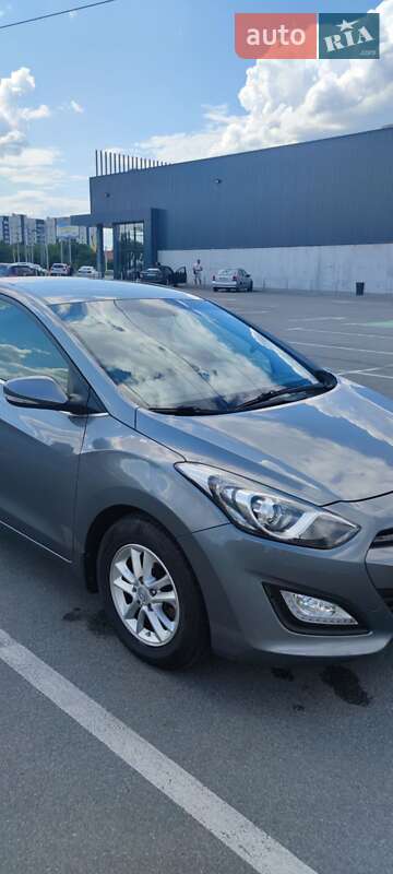 Хэтчбек Hyundai i30 2012 в Ирпене