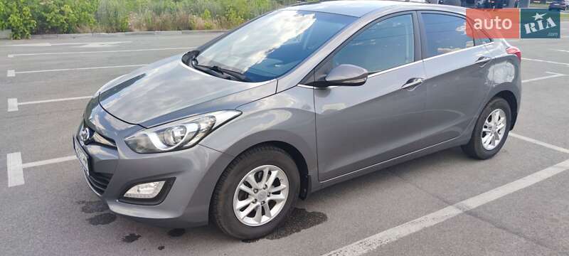 Хэтчбек Hyundai i30 2012 в Ирпене