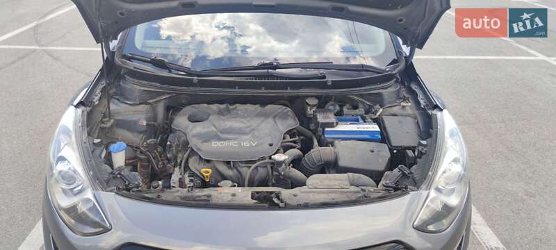 Хэтчбек Hyundai i30 2012 в Ирпене