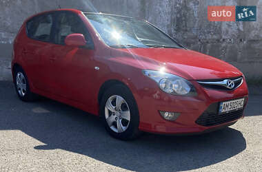 Хэтчбек Hyundai i30 2010 в Днепре