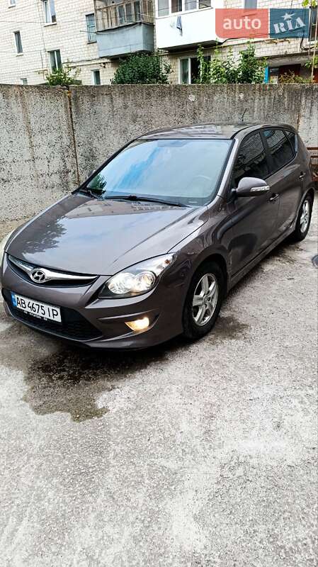 Хэтчбек Hyundai i30 2011 в Виннице