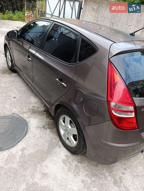 Хэтчбек Hyundai i30 2011 в Виннице