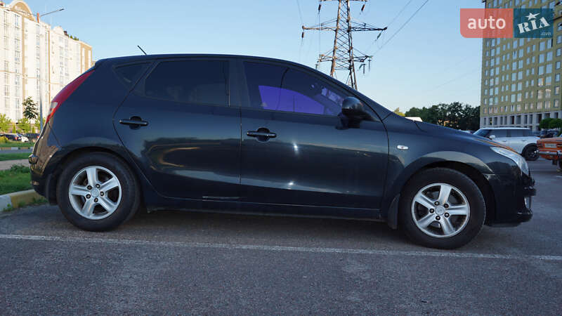 Хэтчбек Hyundai i30 2008 в Буче