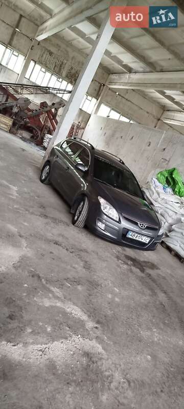 Универсал Hyundai i30 2009 в Хмельнике