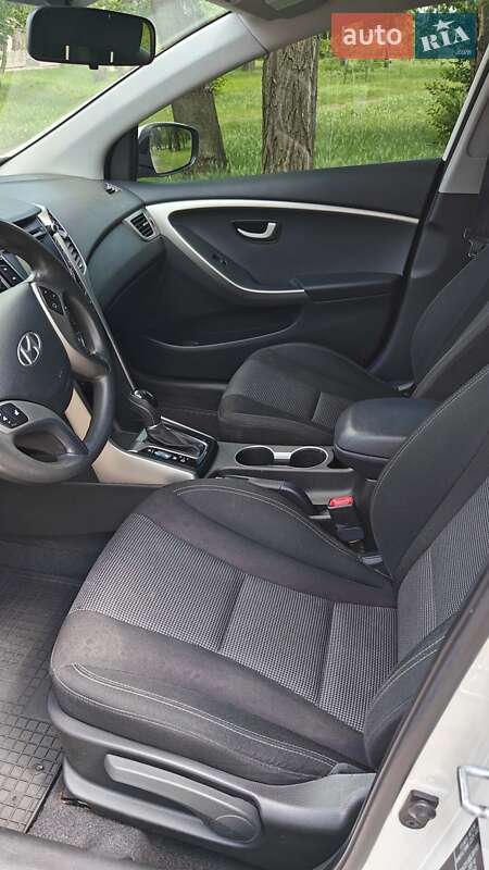 Хэтчбек Hyundai i30 2012 в Кривом Роге