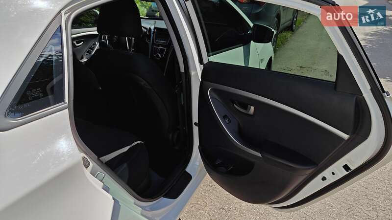 Хэтчбек Hyundai i30 2012 в Кривом Роге