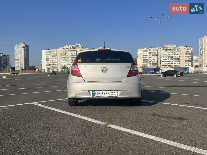 Хэтчбек Hyundai i30 2011 в Киеве