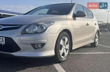 Хетчбек Hyundai i30 2011 в Києві