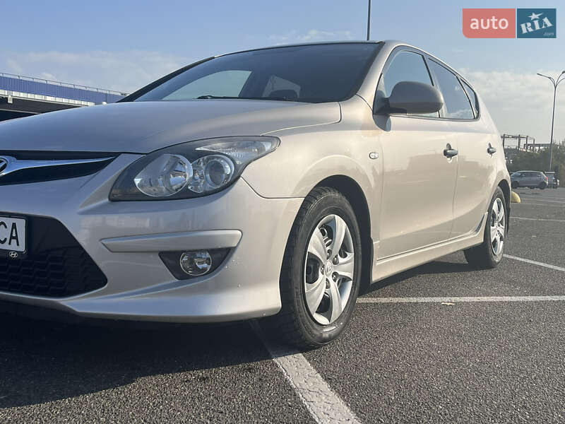 Hyundai i30 2011