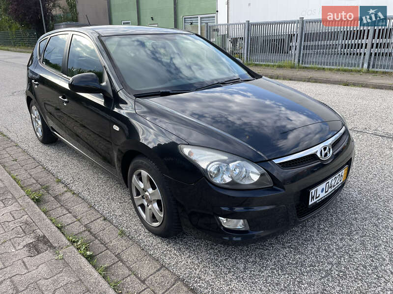 Хэтчбек Hyundai i30 2009 в 
