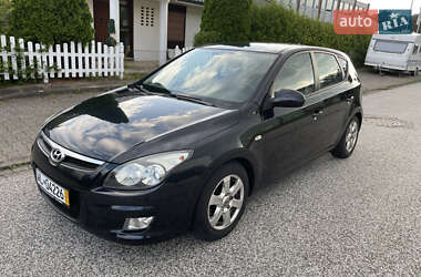 Хэтчбек Hyundai i30 2009 в 