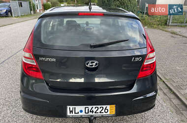 Хэтчбек Hyundai i30 2009 в 
