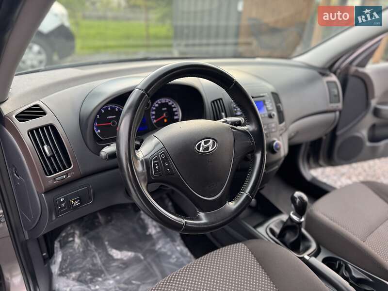 Универсал Hyundai i30 2012 в Дрогобыче