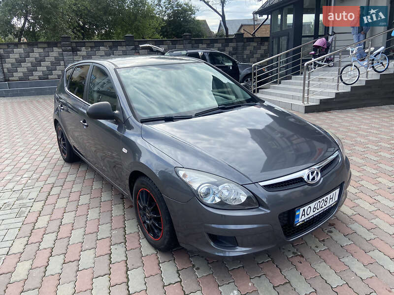 Хэтчбек Hyundai i30 2009 в Ровно