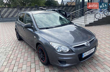 Хэтчбек Hyundai i30 2009 в 