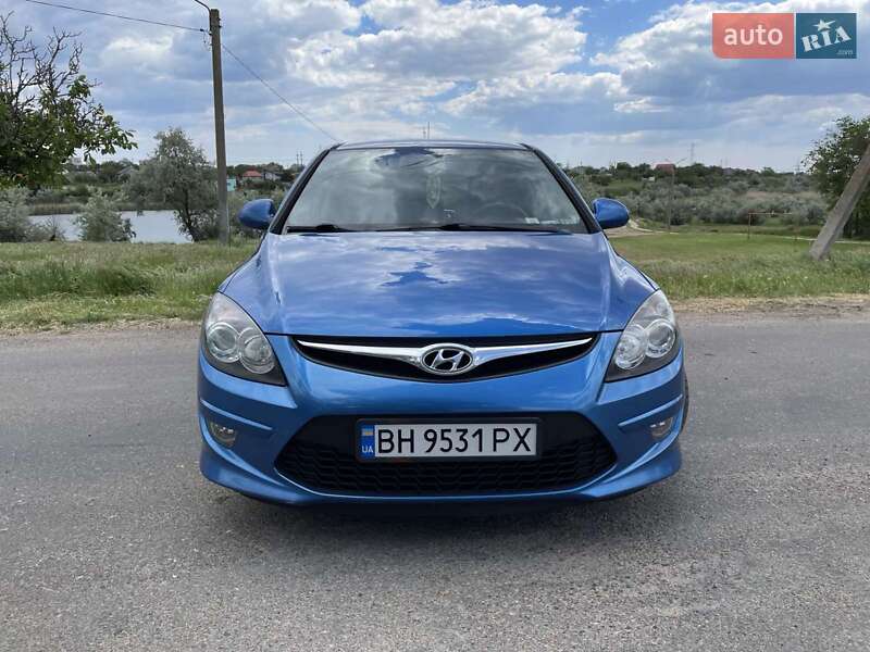 Хэтчбек Hyundai i30 2010 в Одессе