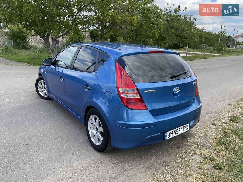 Хэтчбек Hyundai i30 2010 в Одессе