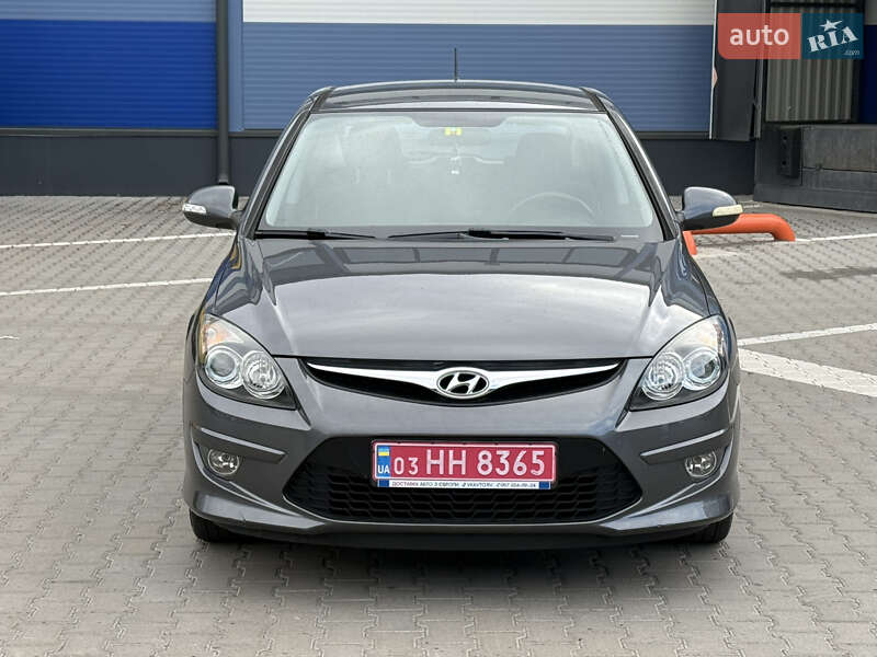Хетчбек Hyundai i30 2011 в Рівному