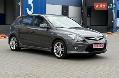 Хэтчбек Hyundai i30 2011 в 