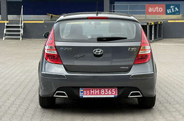 Хэтчбек Hyundai i30 2011 в 