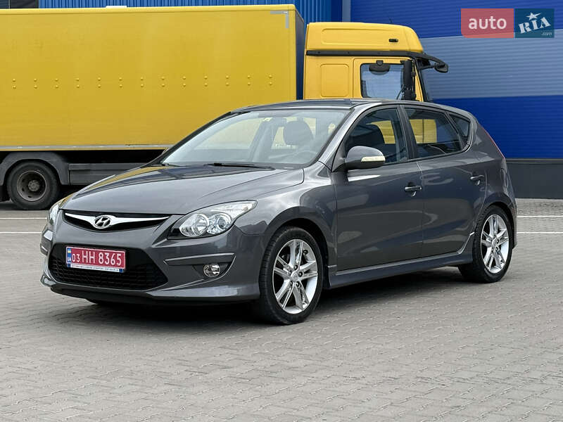 Хетчбек Hyundai i30 2011 в Рівному
