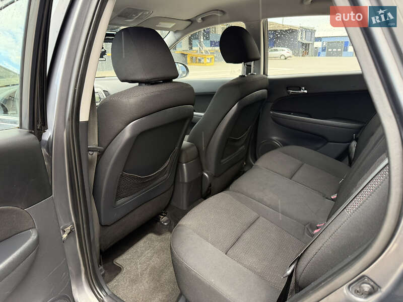Хетчбек Hyundai i30 2011 в Рівному