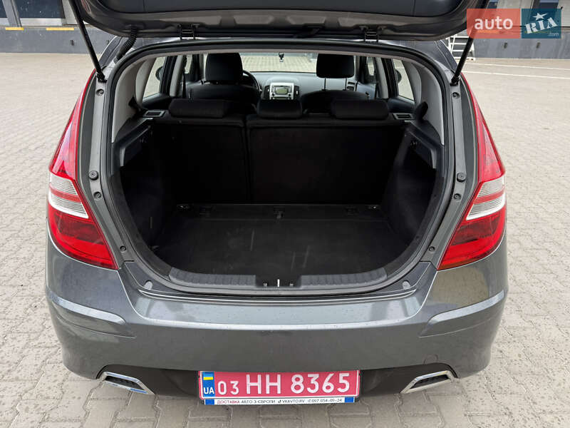 Хетчбек Hyundai i30 2011 в Рівному