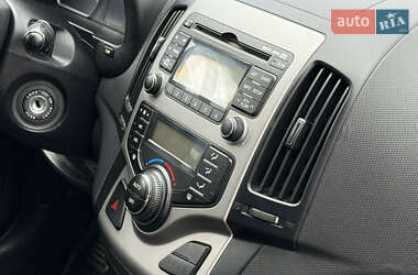 Хэтчбек Hyundai i30 2011 в 