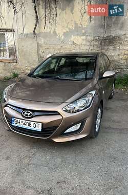 Хэтчбек Hyundai i30 2012 в 