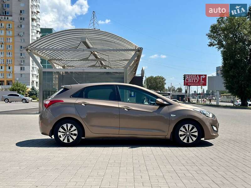 Хэтчбек Hyundai i30 2013 в Днепре