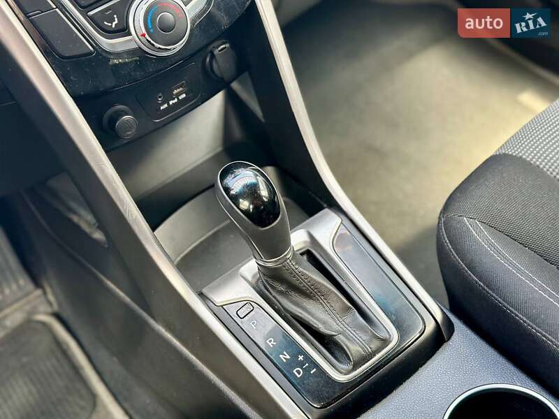 Хэтчбек Hyundai i30 2013 в Днепре