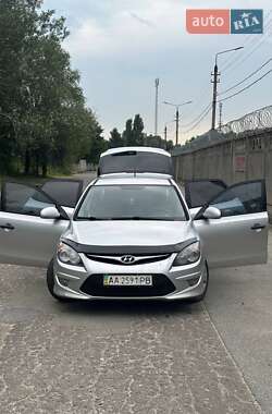 Хэтчбек Hyundai i30 2011 в Киеве