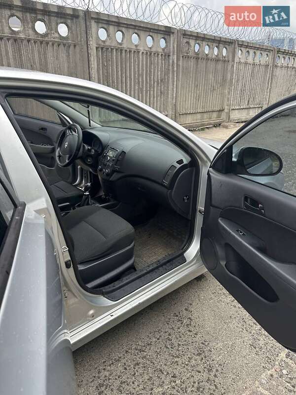 Хэтчбек Hyundai i30 2011 в Киеве