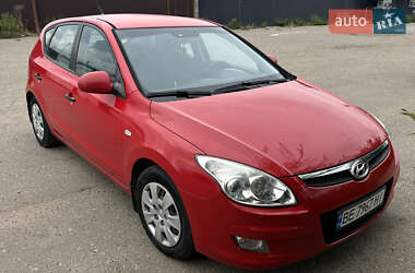 Хэтчбек Hyundai i30 2008 в 
