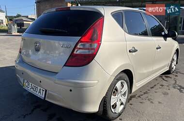 Хэтчбек Hyundai i30 2011 в 