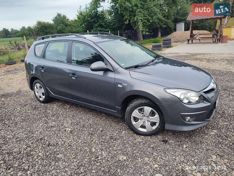 Универсал Hyundai i30 2011 в Ивано-Франковске