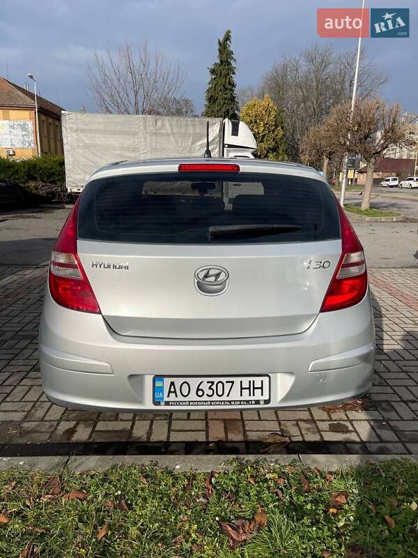 Хэтчбек Hyundai i30 2009 в Ужгороде