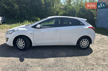 Хэтчбек Hyundai i30 2013 в 