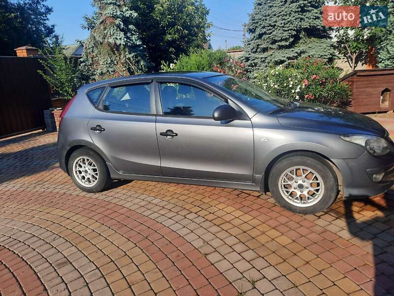Универсал Hyundai i30 2011 в Киеве