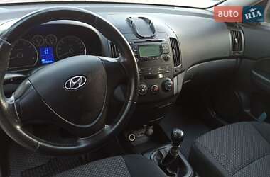 Хэтчбек Hyundai i30 2009 в 