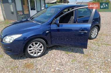 Хэтчбек Hyundai i30 2009 в Хусте