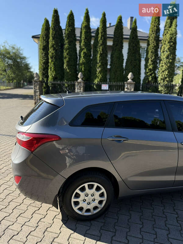 Универсал Hyundai i30 2013 в Надворной