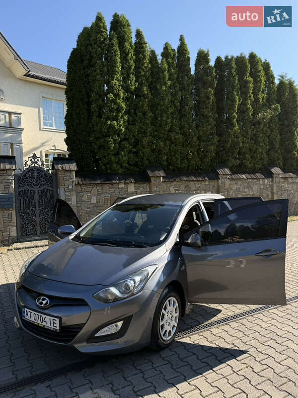 Универсал Hyundai i30 2013 в Надворной