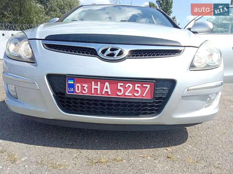 Универсал Hyundai i30 2009 в 