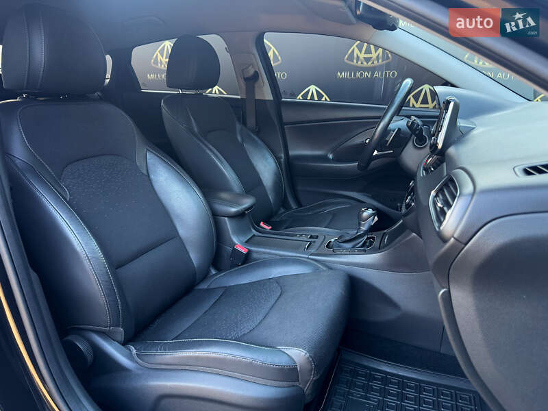 Фастбэк Hyundai i30 2019 в Киеве