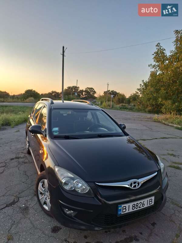 Универсал Hyundai i30 2010 в Глобине