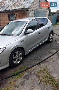 Хэтчбек Hyundai i30 2011 в Корсуне-Шевченковском