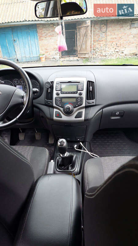 Хетчбек Hyundai i30 2011 в Корсунь-Шевченківському