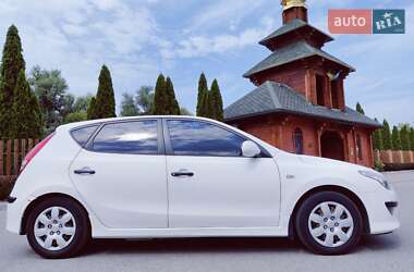 Хэтчбек Hyundai i30 2010 в Днепре