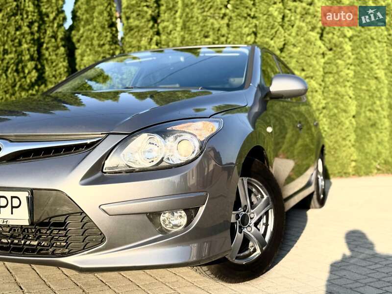 Хэтчбек Hyundai i30 2011 в Самборе
